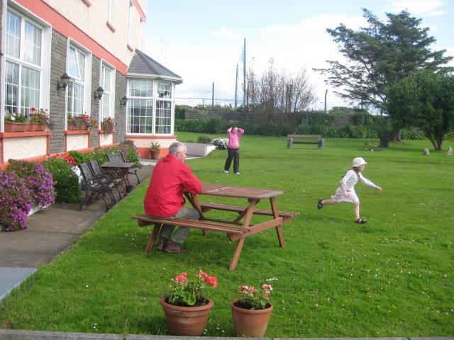Alpine Guesthouse Dingle Exterior foto